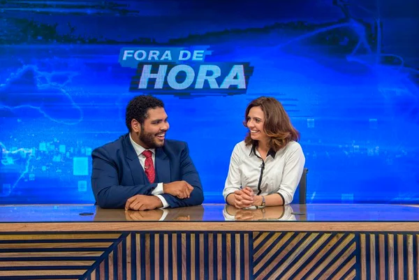 Fora de Hora: sátira de jornal é nova aposta de humor da Globo