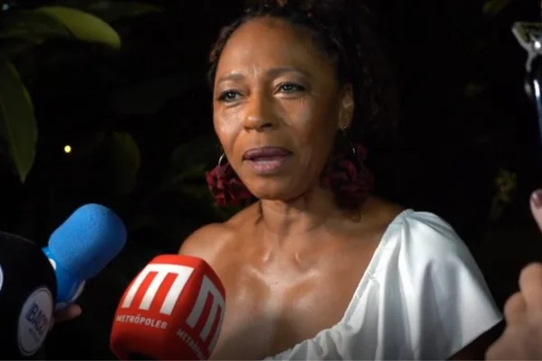 Edvana Carvalho em entrevista ao Metrópoles na festa de Vale Tudo