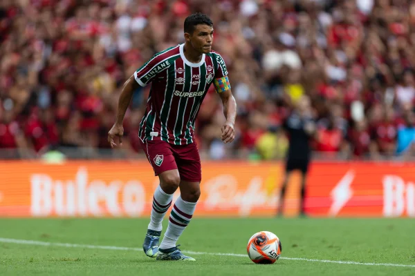 Foto colorida de Thiago SIlva, zagueiro do Fluminense - Metrópoles