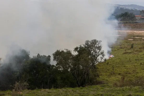 Tarcísio decreta emergência em SP e 46 cidades estão em alerta máximo