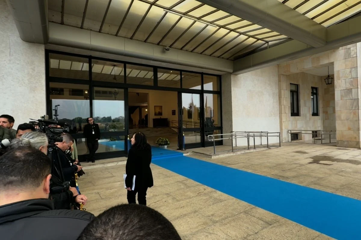 Tarcísio de Freitas recebe Javier Milei no Palácio dos Bandeirantes Tarcísio de Freitas recebe Javier Milei no Palácio dos Bandeirantes