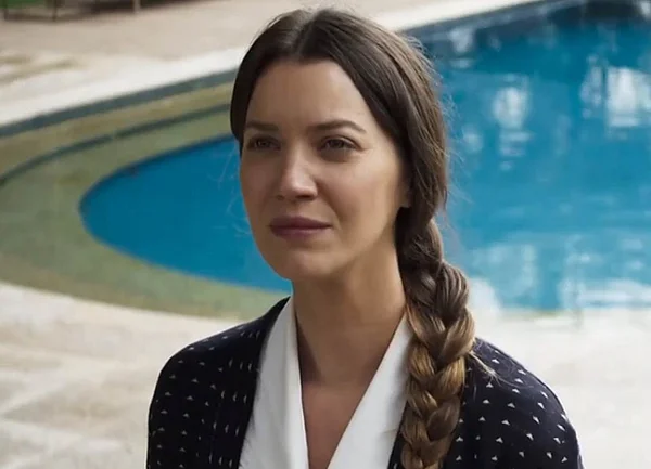 A Dona do Pedaço: Fabiana tenta destruir namoro de Vivi