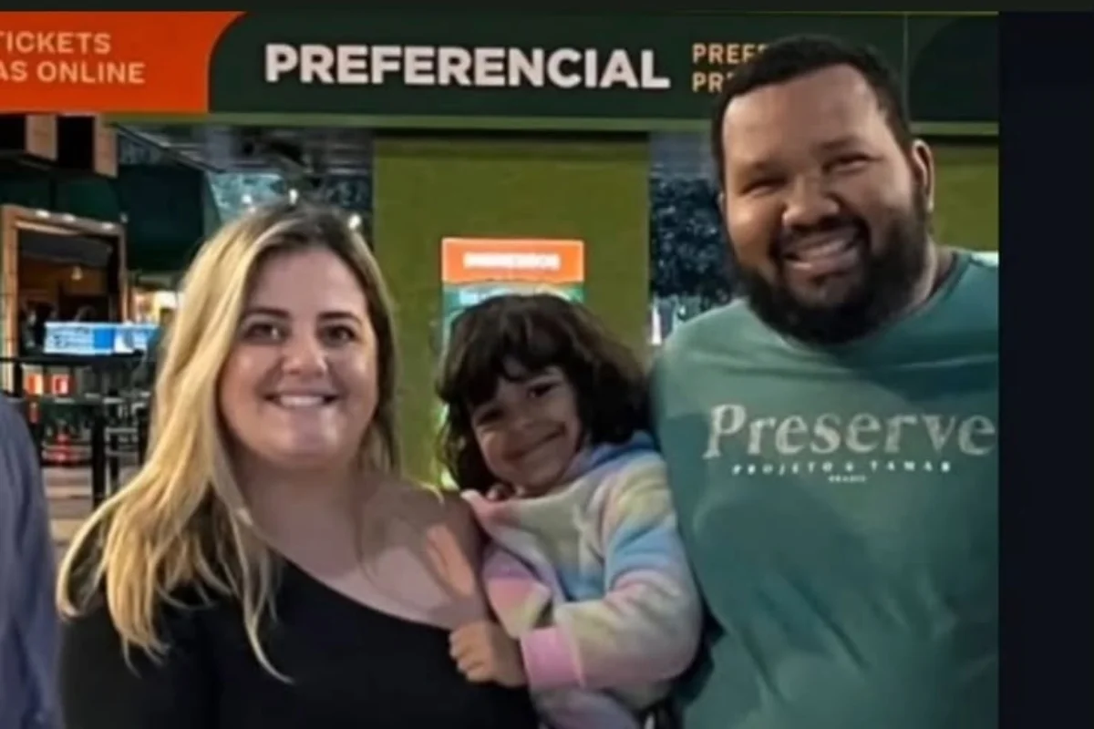 A família vivia em Ribeirão Pires, interior de São Paulo. Eles estavam a bordo de um carro que pegou fogo após ser atingido por um motorista embriagado na Rodovia Castello Branco, na noite de domingo (5/7) A família vivia em Ribeirão Pires, interior de São Paulo. Eles estavam a bordo de um carro que pegou fogo após ser atingido por um motorista embriagado na Rodovia Castello Branco, na noite de domingo (5/7)