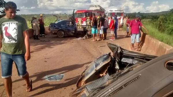 Vídeo. Acidente de trânsito deixa vítima presa às ferragens no Entorno