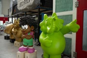 As esculturas, que representam trinta personagens clássicos do universo mauriciano As esculturas, que representam trinta personagens clássicos do universo mauriciano