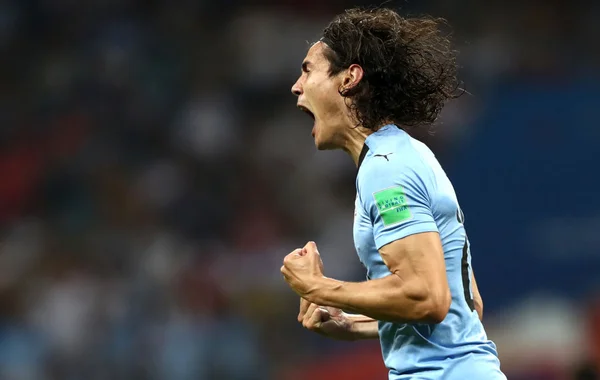 “É preciso continuar sonhando”, pede Cavani após classificar Uruguai