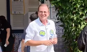 Eduardo Paes acusa Garotinho e Douglas Ruas de "manobra" para impedir segundo turno no RJ 