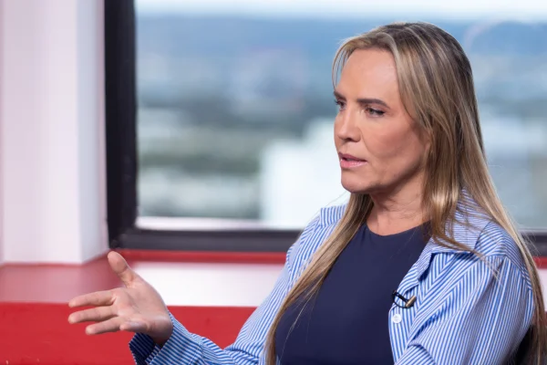 Vice-governadora do Distrito Federal, Celina Leão, é entrevistada no estúdio Metrópolesa