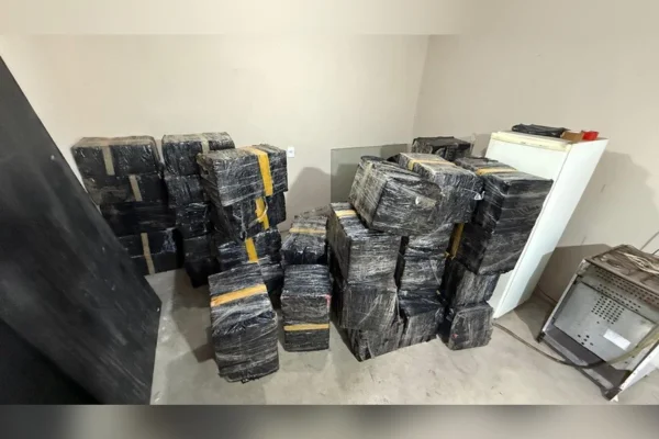 PF e PM acham base do tráfico com 2,5 toneladas de maconha no Paraná - destaque galeria PF e PM acham base do tráfico com 2,5 toneladas de maconha no Paraná - destaque galeria