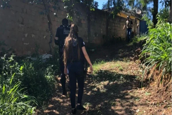 Homem arranca parte do lábio da vizinha durante estupro em Minas Gerais