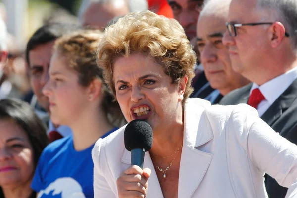 Na saída, Dilma tirou poderes da Aneel