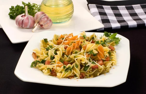 7 receitas ao alho e óleo para quem não dispensa massas