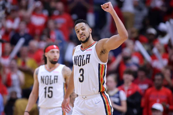 Pelicans fazem valer mando de quadra, vencem Suns e empatam série