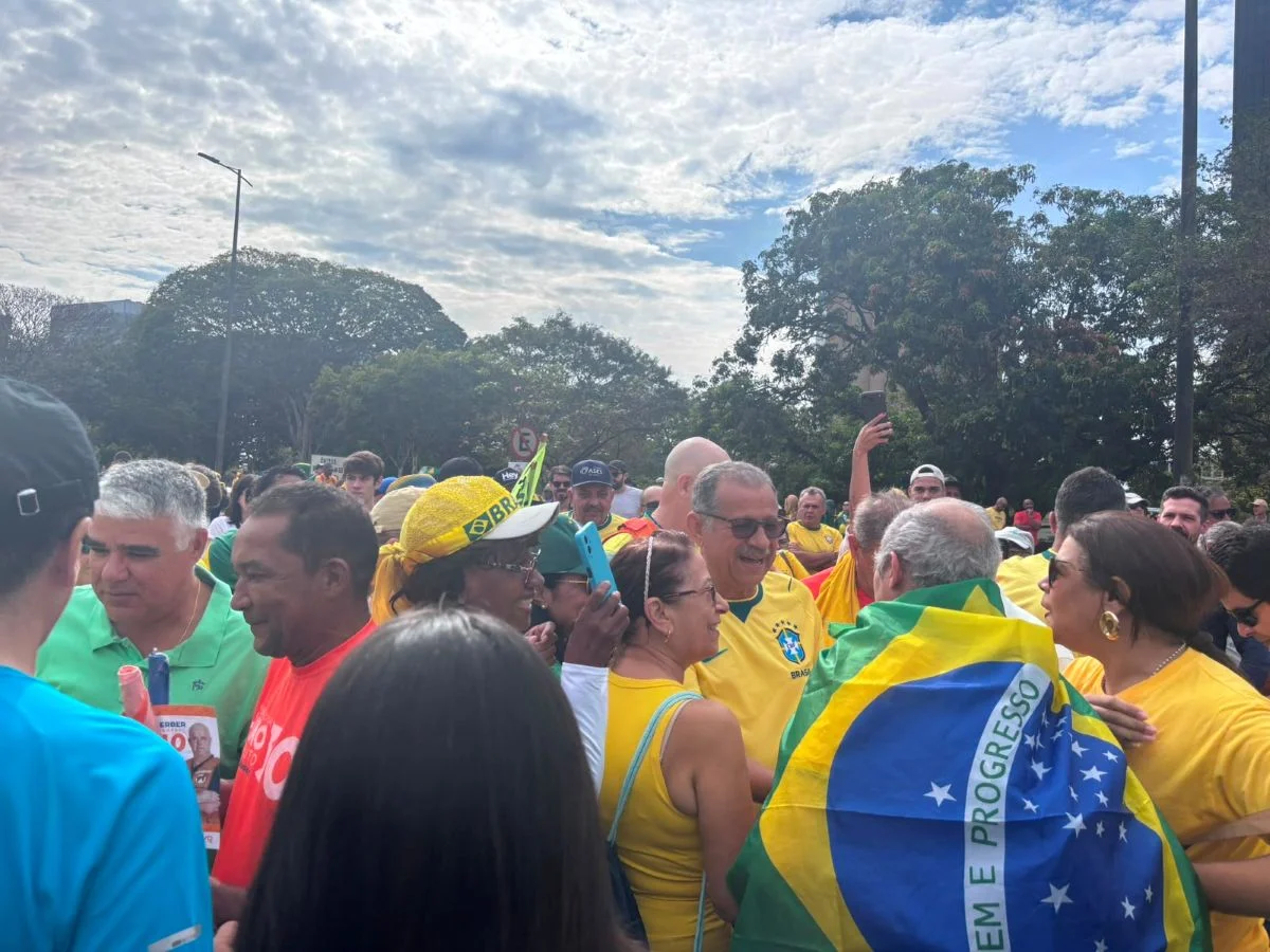 Desembargador Sebastião Coelho reuniu apoiadores em evento no Eixinho neste 7 de setembro Desembargador Sebastião Coelho reuniu apoiadores em evento no Eixinho neste 7 de setembro