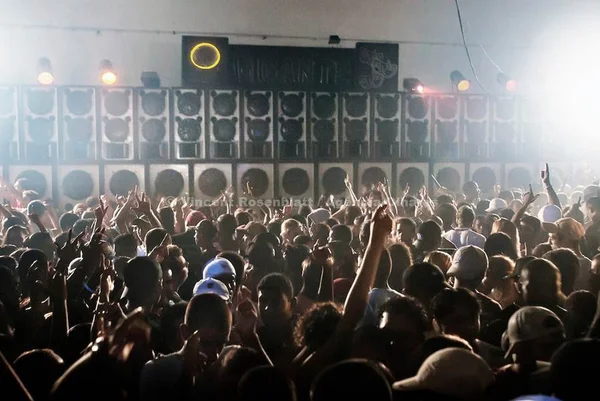 Funk virou nacional e se tornou o gênero mais ouvido pelos jovens