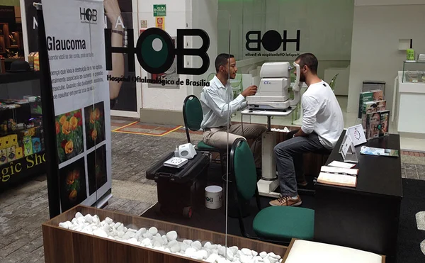 Exames em shopping alertam para o perigo do glaucoma