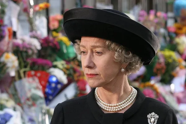 A coroa na cultura pop: 9 filmes e séries sobre a realeza britânica