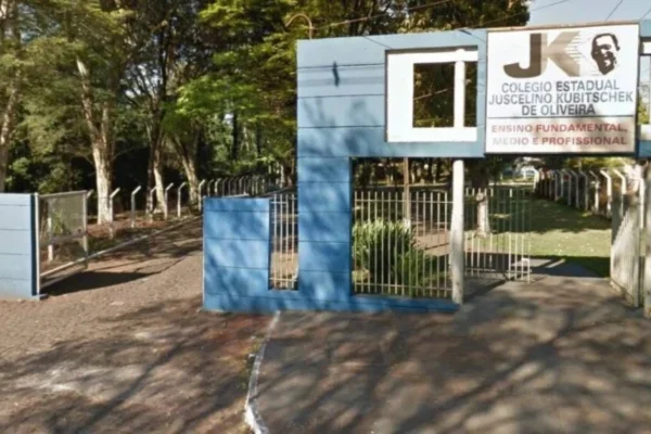 Aluna esfaqueia colega em colégio no Paraná