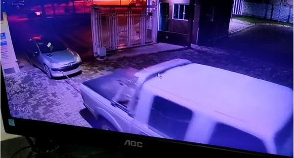 carro sendo rebocado