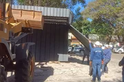 Eles estavam concretados ocupando vagas no estacionamento próximo à Feira dos Importados