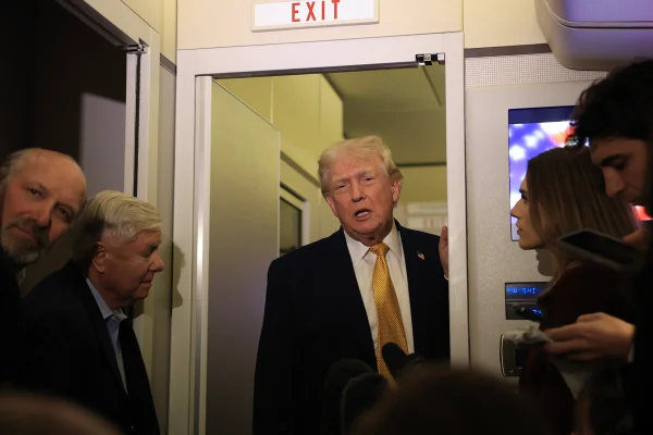 Donald Trump em entrevista a bordo do Air Force One -- Metrópoles