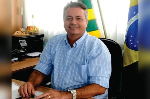 imagem colorida naçoitan leite ex-prefeito ipora