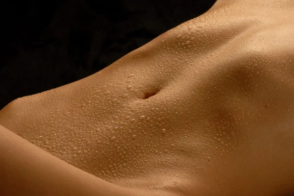 Salirofilia: conheça o fetiche em suor e fluidos da parceria no sexo