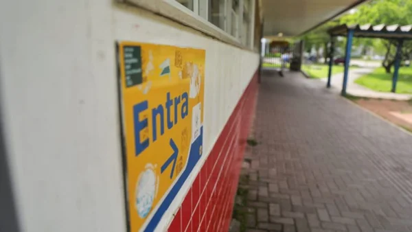 Imagem da entrada do Restaurante Universitário da UFSC - Metrópoles