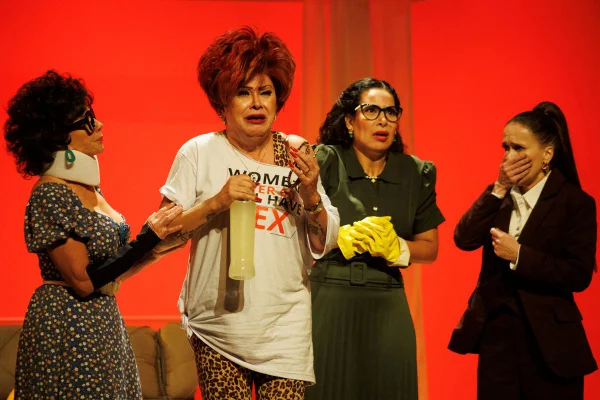 Texto da peça Elas São de Matar teve “pitacos” do elenco, formado por Nany People, Angela Dippe, Michele Muniz e Carolina Stofella - Metrópoles
