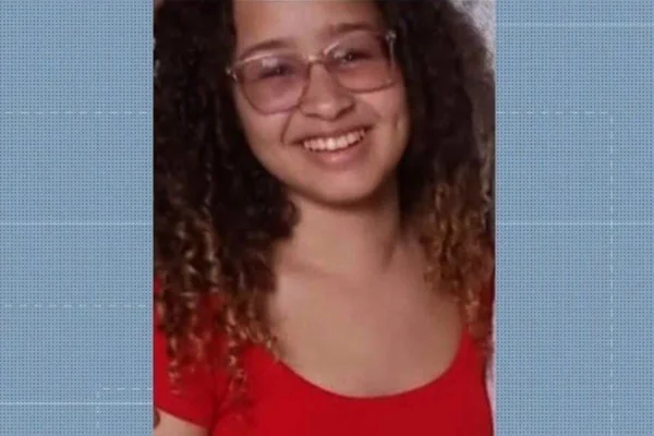 Imagem colorida da menina Layza Carolina, de 12 anos, desaparecida em Alagoas - Metrópoles
