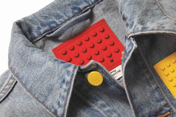 Peça da parceria Levi's x Lego