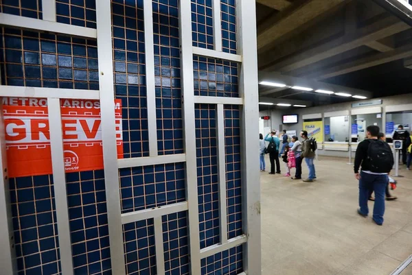 Em assembleia, metroviários acatam decisão da Justiça e encerram greve
