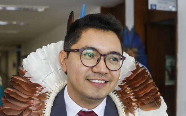 Foto colorida de Eloy Terena, secretario executivo do Ministério dos Povos Indígenas - Metrópoles
