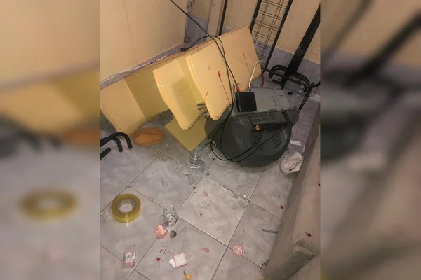 Gritando que iria matar namorada, homem destrói apartamento e é preso