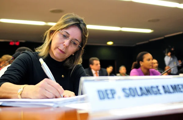 Ex-deputada denunciada na Lava Jato acusa PGR de ilações para ligá-la a Cunha