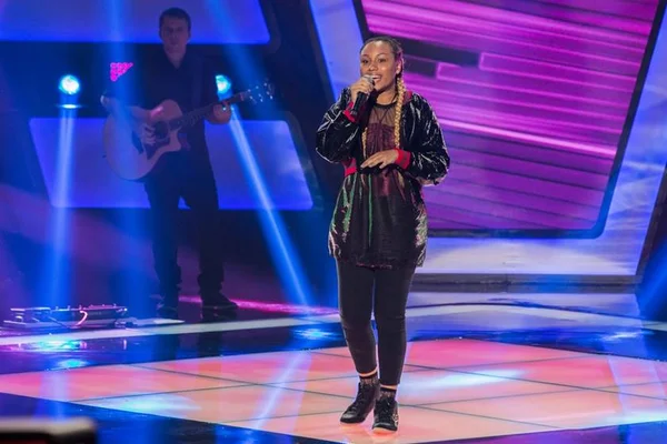 The Voice Kids: herdeira do Fat Family é disputada por técnicos