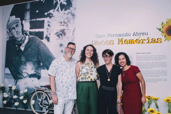 Coquetel vip inaugura exposição em homenagem a Caio Fernando Abreu