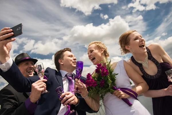 Foto de casamento viraliza, mas não por um bom motivo. Entenda