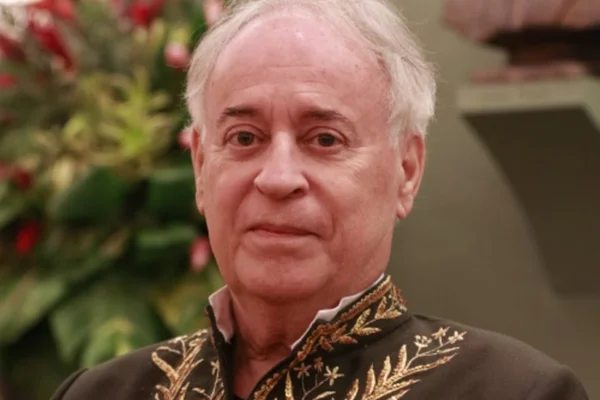 Godofredo de Oliveira Neto toma posse na Academia Brasileira de Letras