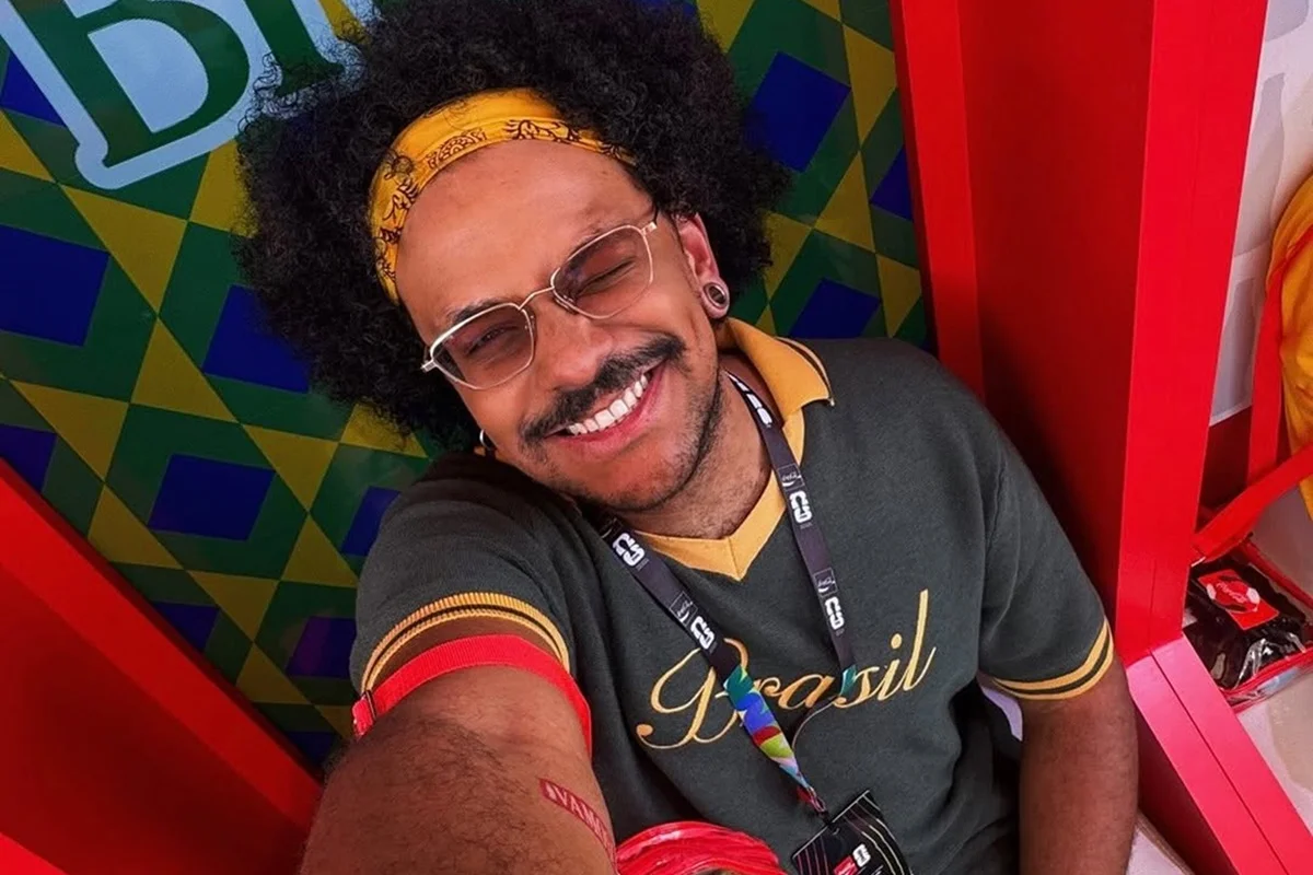 João Luiz Pedrosa mostra seu look para torcer pela Seleção Brasileira João Luiz Pedrosa mostra seu look para torcer pela Seleção Brasileira
