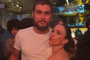 Tatá Werneck e Rafa Vitti posam durante evento