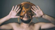 As influências de Monstro incluem Björk, Stereolab, Rogério Duprat, Brian Eno e Jards Macalé