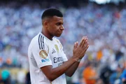 Mbappé,camisa 9 do Real Madrid.