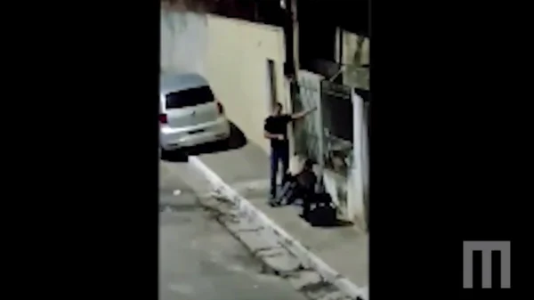 Felipe da Silva Joaquim alega ter sido alvo de uma tentativa de assalto que teria sido praticada pelo motoboy André