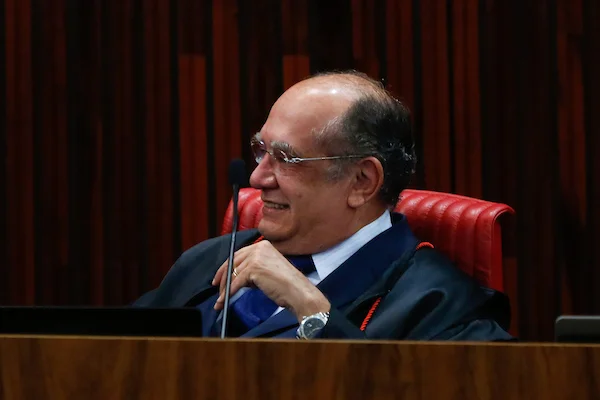 Vídeo. Gilmar Mendes é hostilizado em voo: “Polícia Federal para ele”
