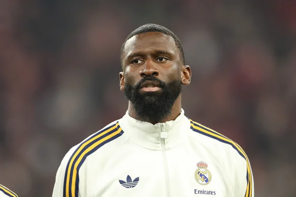 Lateral do Real Madrid confirma que foi agredido por Rudiger