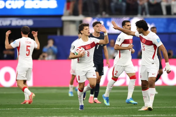 Jogadores da Turquia comemoram gol na Copa do Mundo