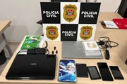 Ao todo, foram cumpridas 21 prisões e 107 buscas e apreensões e o prejuízo em razão dos golpes soma cerca de R$ 11,8 milhões Ao todo, foram cumpridas 21 prisões e 107 buscas e apreensões e o prejuízo em razão dos golpes soma cerca de R$ 11,8 milhões
