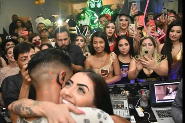 suposta foto de mc mirella e raissa