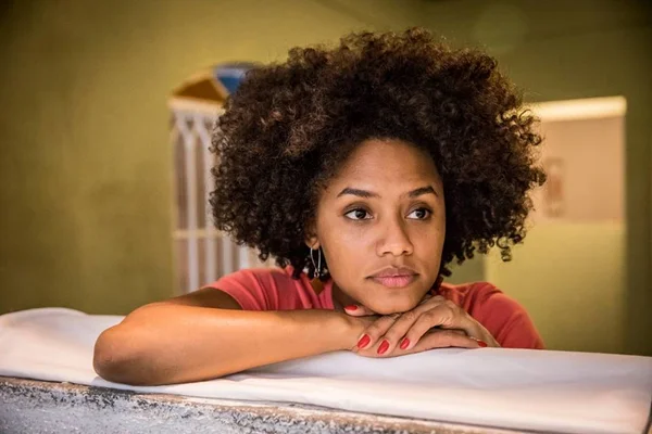 A atriz Jéssica Ellen vive Camila em Amor de Mãe, novela da Globo
